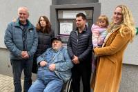 Robin a Daniela Řípovi, Ludvík Hess, Martin Vondra, Zuzana Řípová s Betynkou Robin a Daniela Řípovi, Ludvík Hess, Martin Vondra, Zuzana Řípová s Betynkou