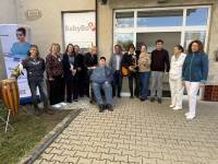 Třetí a čtvrtý zprava Zdeněk a Jitka Juřicovi, výrobci babyboxu Třetí a čtvrtý zprava Zdeněk a Jitka Juřicovi, výrobci babyboxu